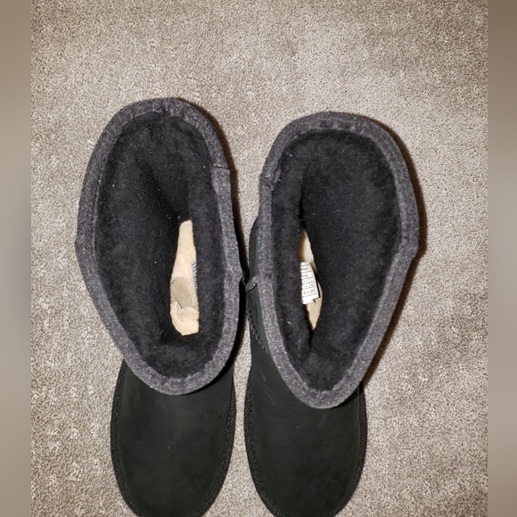 UGG Classic Short Leather Black Boots, Size 7 - Picture 8 of 10